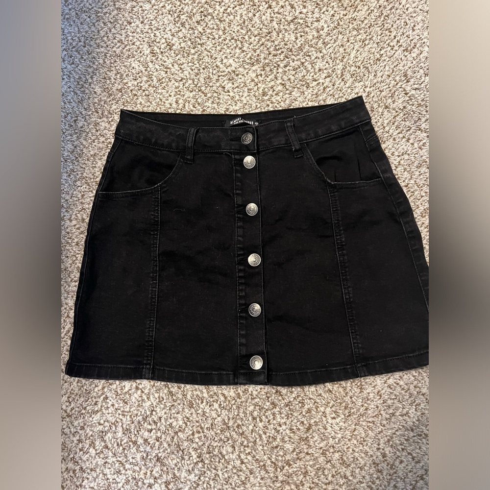 Almost famous black skirt